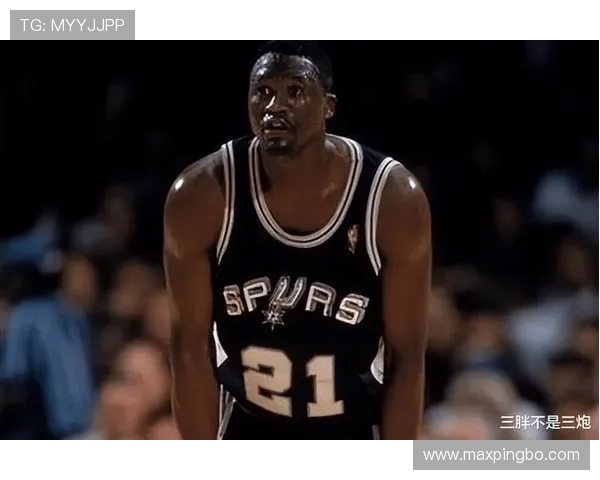 多米尼克·威尔金斯关键时刻无球跑位提升得分爆发力