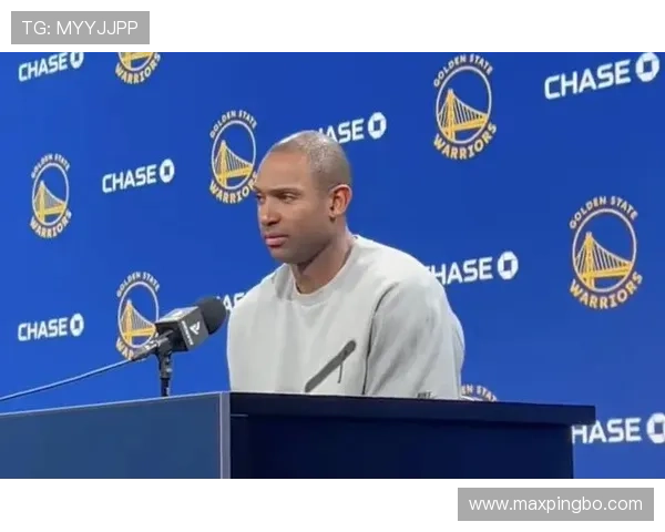 艾尔·霍福德内线挡拆制造错位助队关键防守提升效率